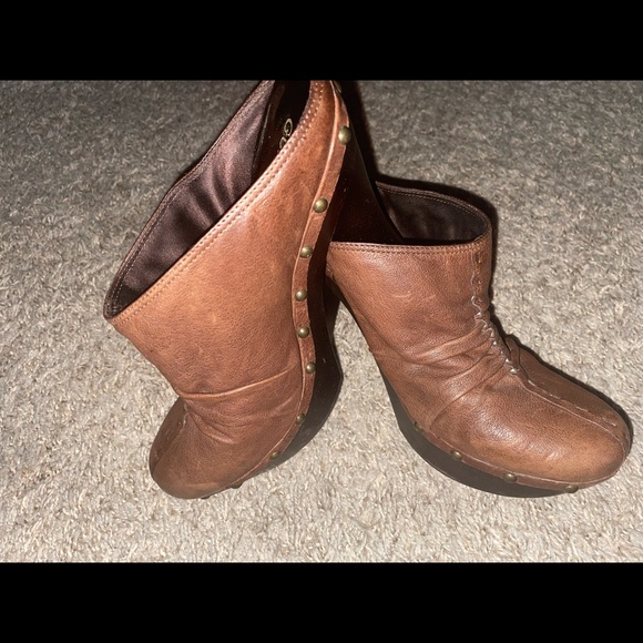 Guess distressed leather wooden clog heels - Picture 5 of 11